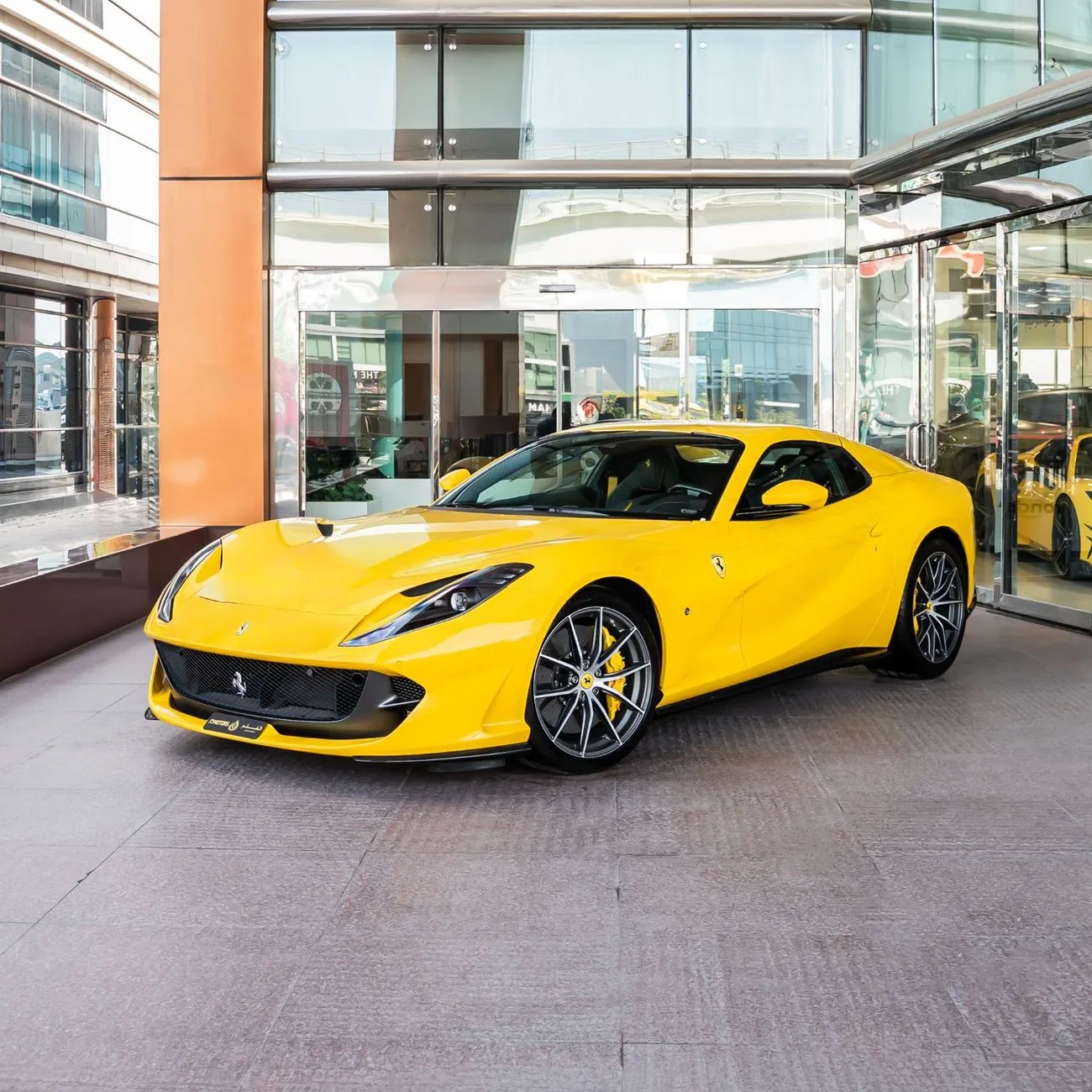 2022 Ferrari 812 GTS angeboten von einem Fachhändler in Dubai, Vereinigte Arabische Emirate, Foto 5 von 18