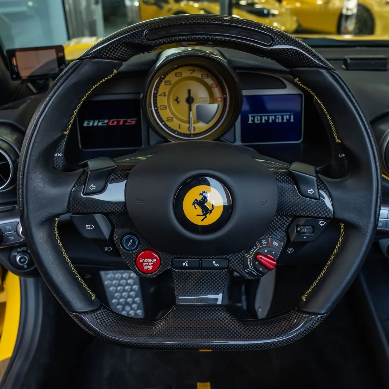 2022 Ferrari 812 GTS angeboten von einem Fachhändler in Dubai, Vereinigte Arabische Emirate, Foto 14 von 18