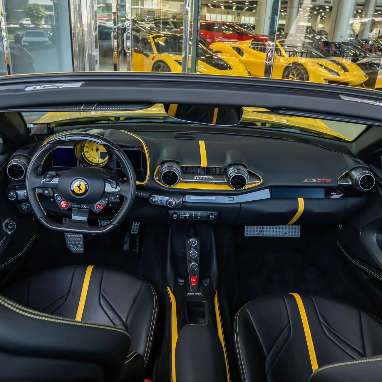 2022 Ferrari 812 GTS angeboten von einem Fachhändler in Dubai, Vereinigte Arabische Emirate, Foto 15 von 18
