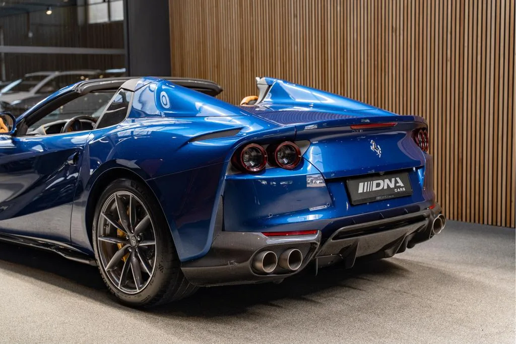 2022 Ferrari 812 GTS, 10/30