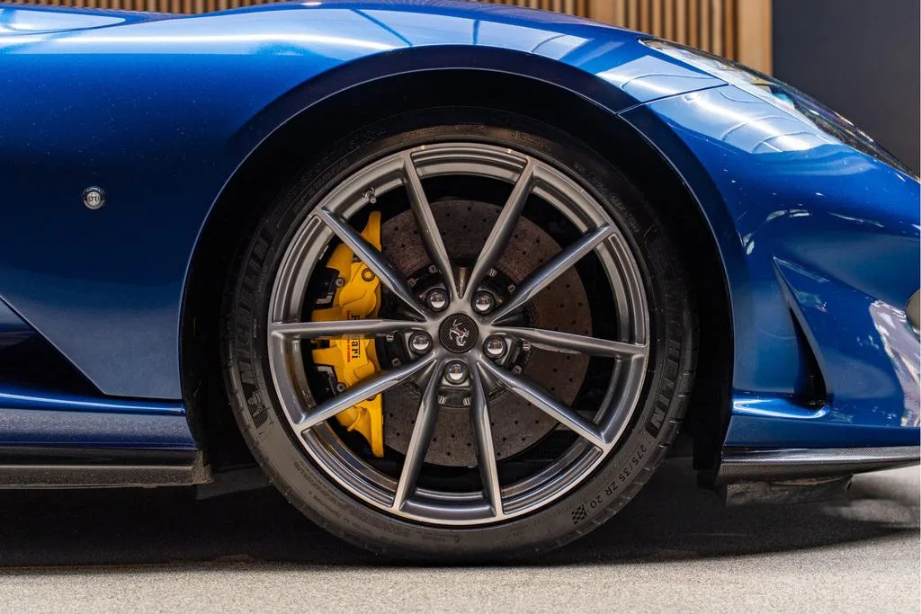 2022 Ferrari 812 GTS, 12/30