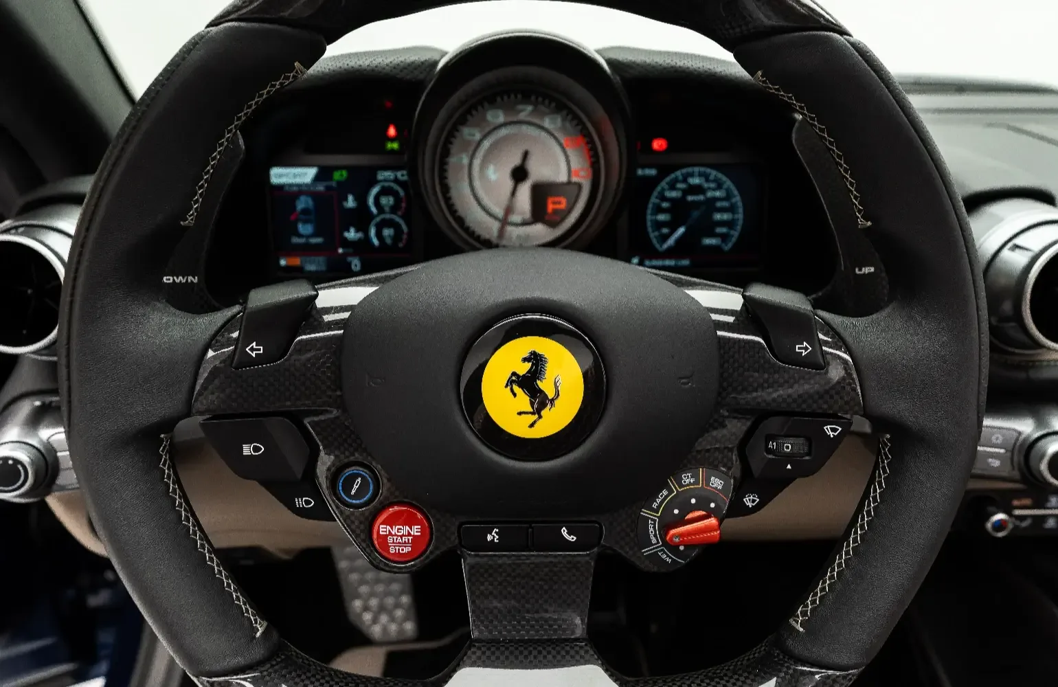 2022 Ferrari 812 GTS, 4/30