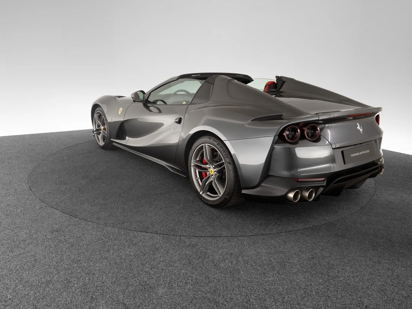 2022 Ferrari 812 GTS offered by a specialist dealer in Singen, Germany, photo 3 of 15