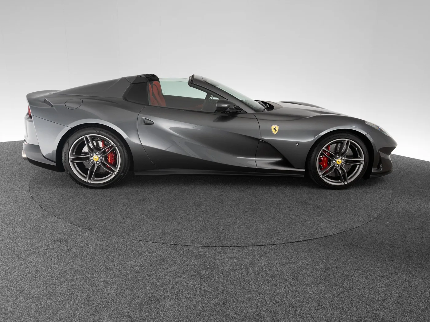 2022 Ferrari 812 GTS offered by a specialist dealer in Singen, Germany, photo 6 of 15
