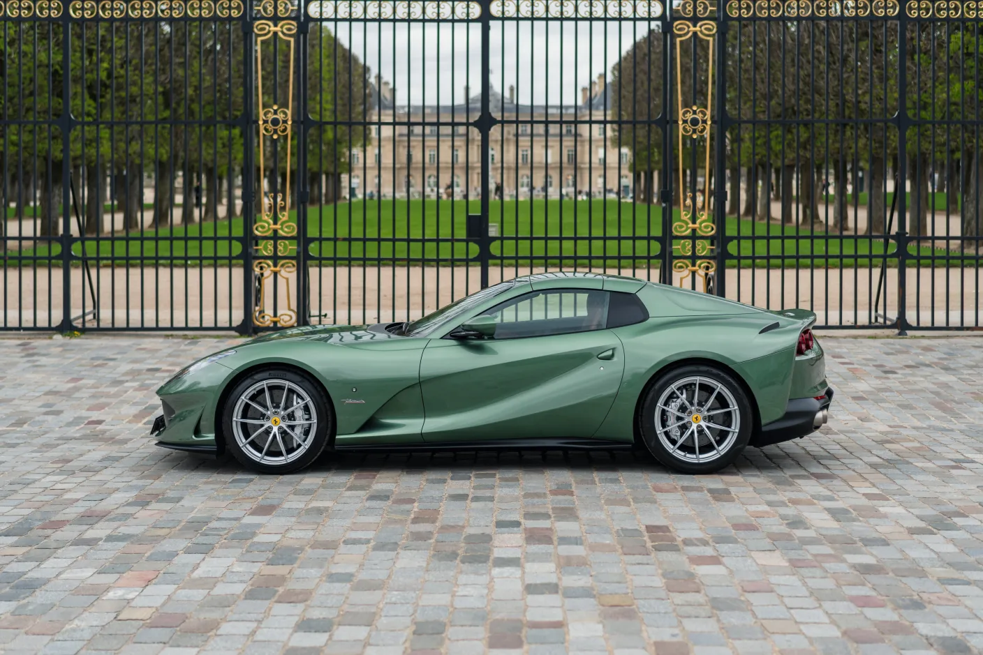 2022 Ferrari 812 GTS Tailor Made, 3/30