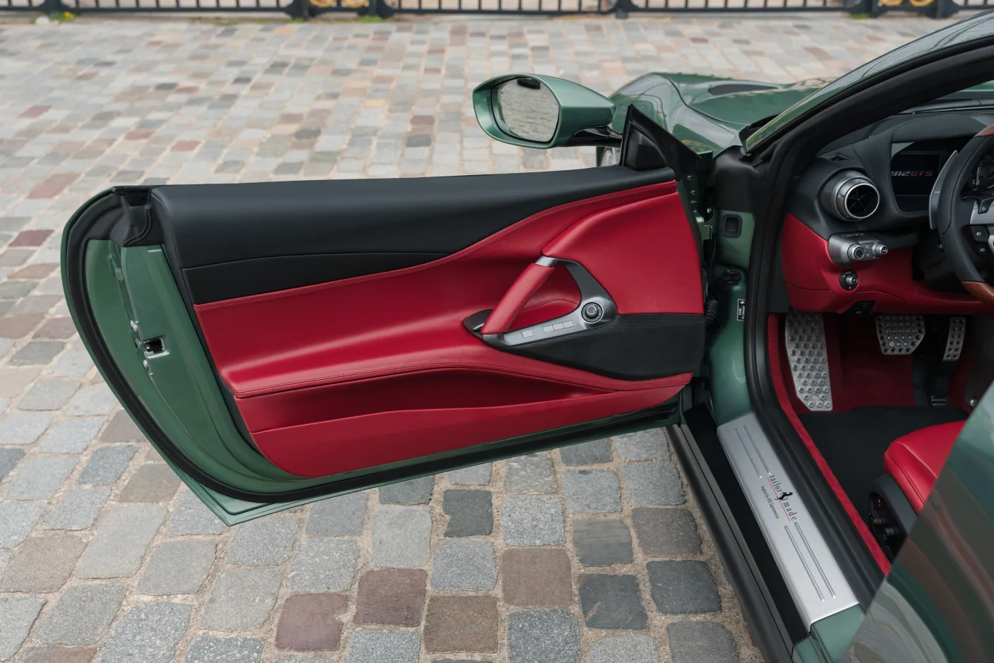 2022 Ferrari 812 GTS Tailor Made, 16/30