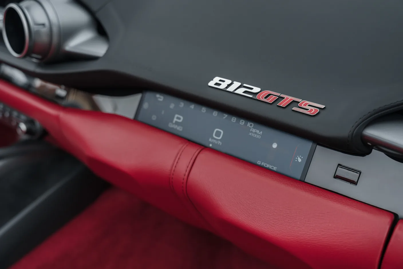 2022 Ferrari 812 GTS Tailor Made, 27/30