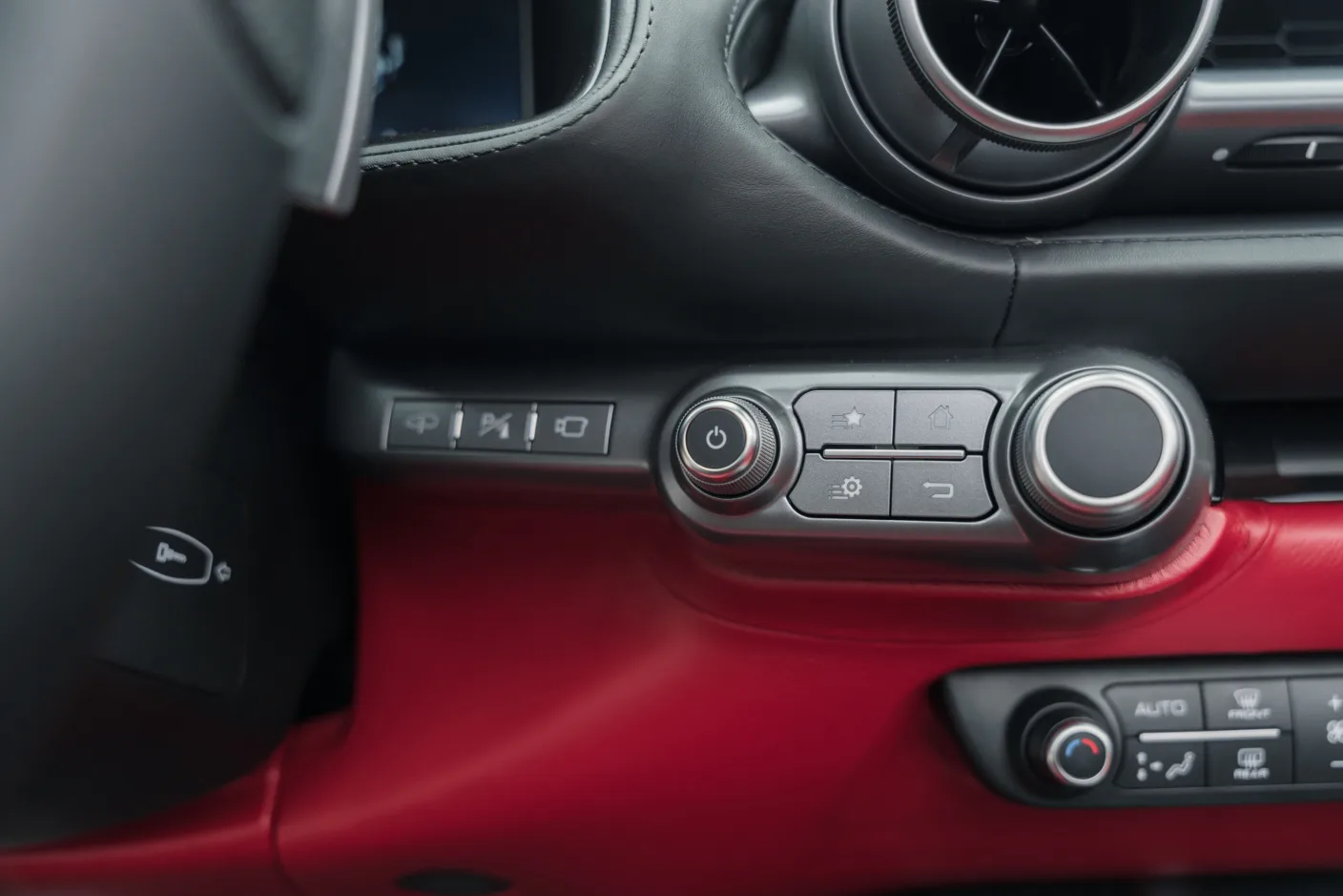 2022 Ferrari 812 GTS Tailor Made, 30/30