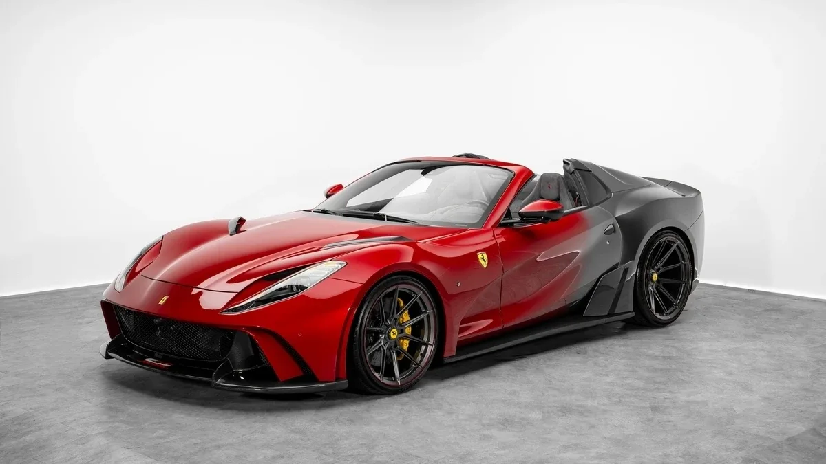 2022 Ferrari 812 GTS angeboten von einem Fachhändler in Dubai, Vereinigte Arabische Emirate, Foto 2 von 25