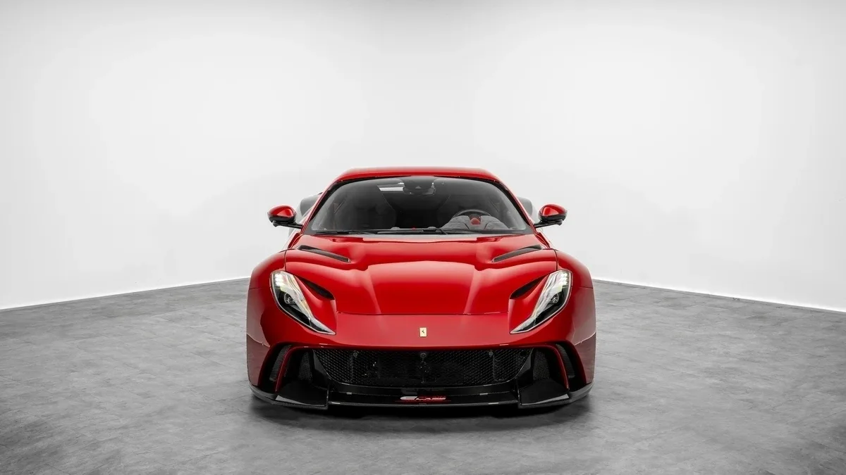 2022 Ferrari 812 GTS angeboten von einem Fachhändler in Dubai, Vereinigte Arabische Emirate, Foto 4 von 25