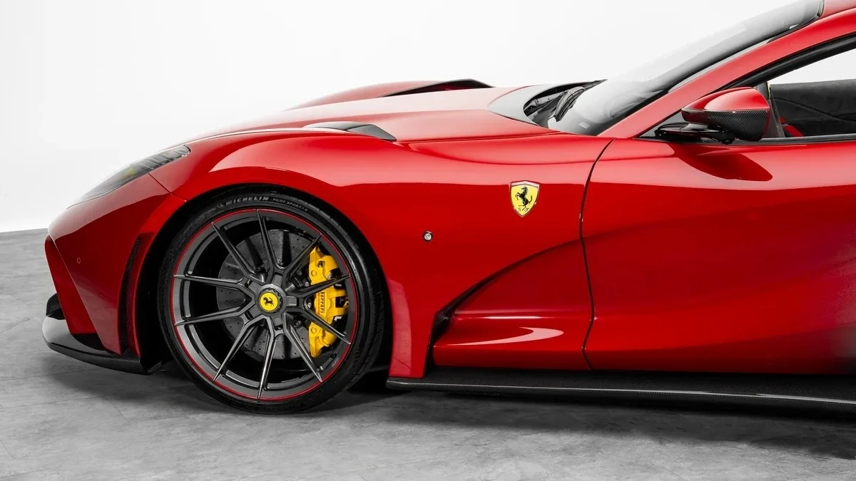 2022 Ferrari 812 GTS angeboten von einem Fachhändler in Dubai, Vereinigte Arabische Emirate, Foto 6 von 25
