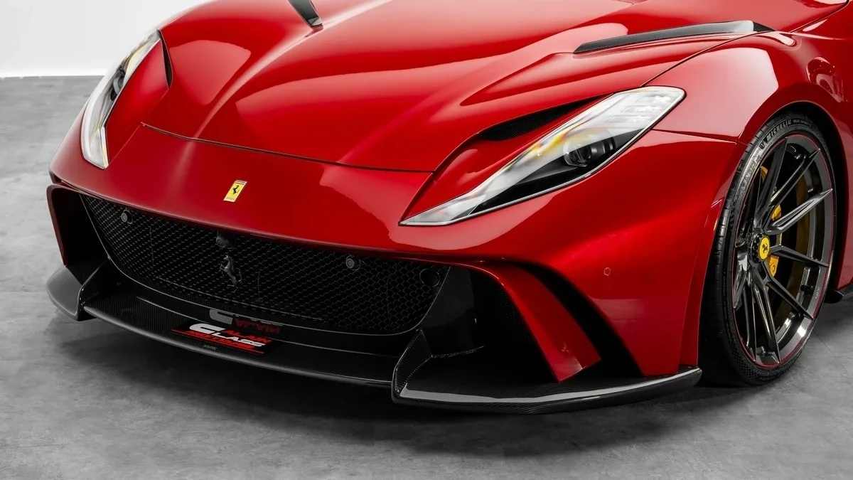 2022 Ferrari 812 GTS angeboten von einem Fachhändler in Dubai, Vereinigte Arabische Emirate, Foto 7 von 25