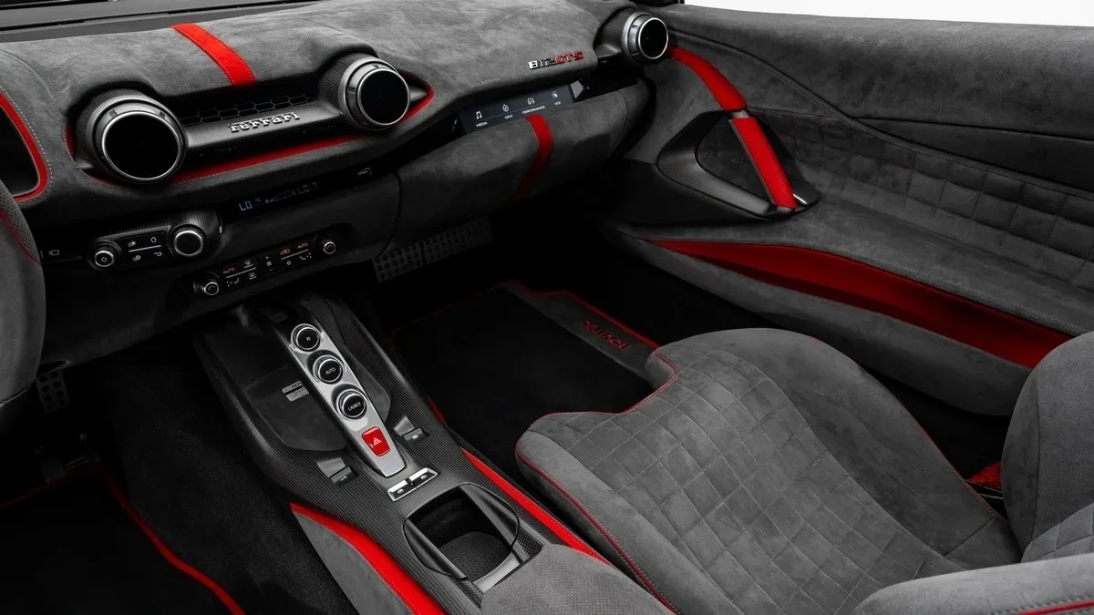 2022 Ferrari 812 GTS angeboten von einem Fachhändler in Dubai, Vereinigte Arabische Emirate, Foto 16 von 25