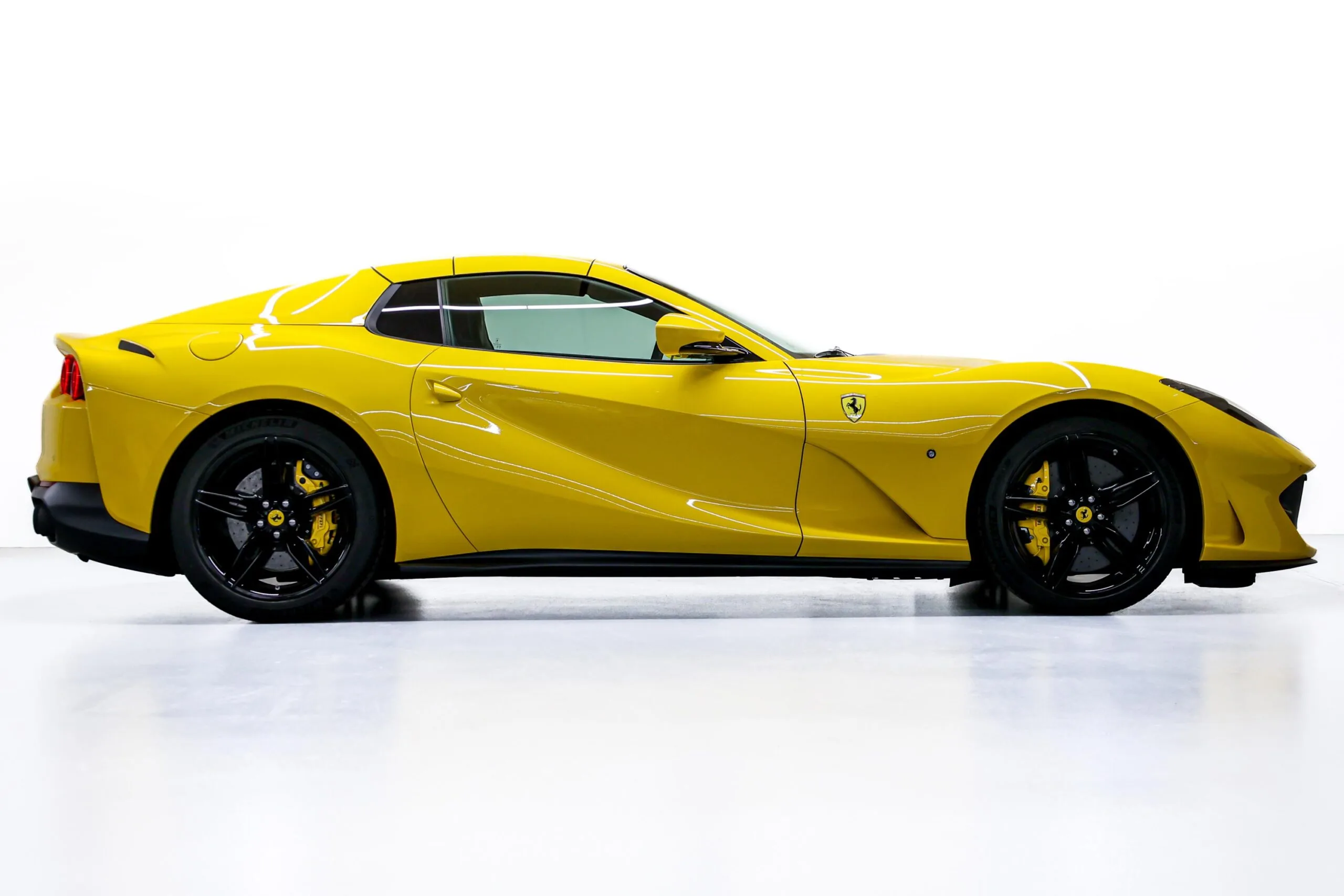 2022 Ferrari 812 GTS, 3/22