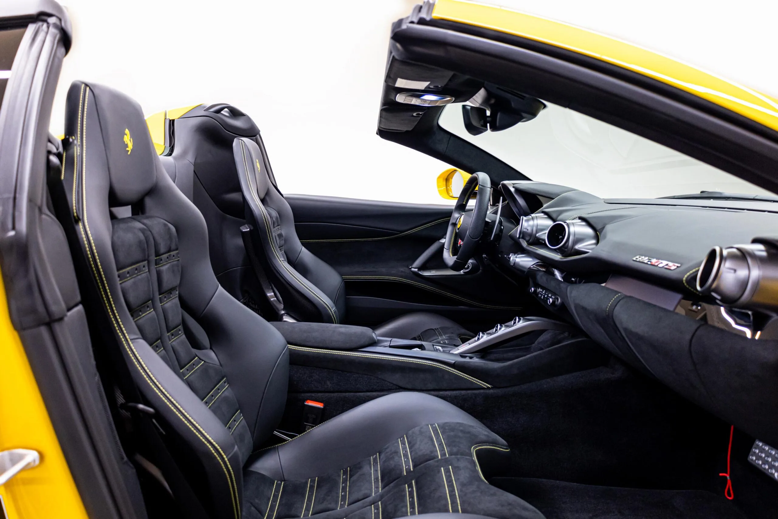 2022 Ferrari 812 GTS, 14/22