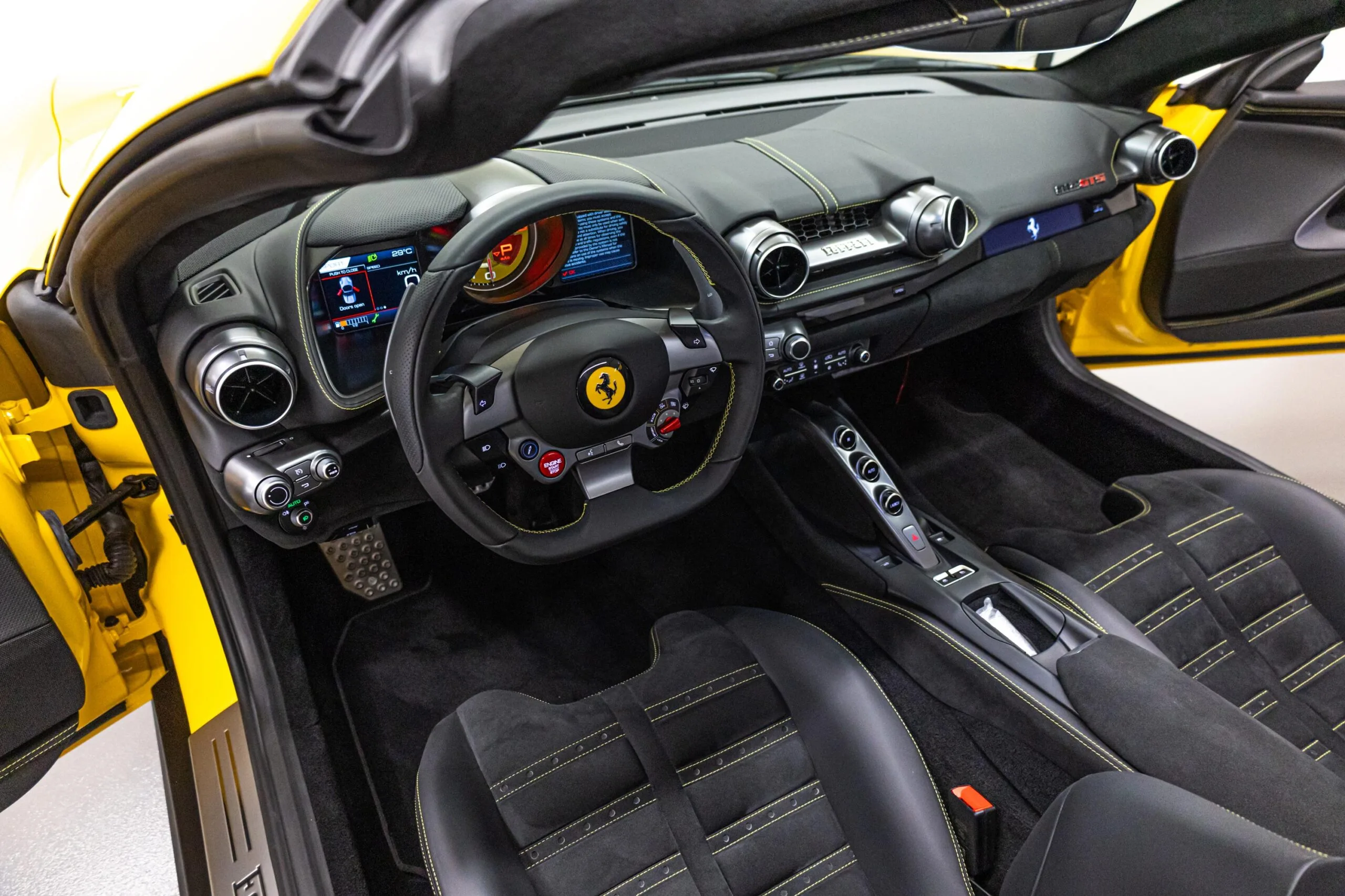 2022 Ferrari 812 GTS, 15/22