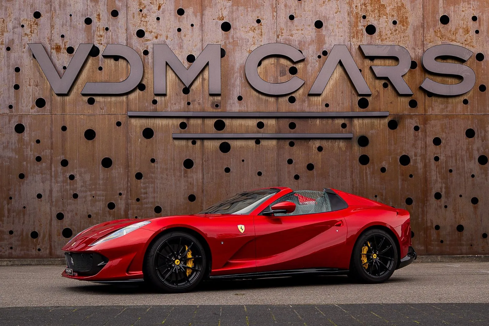 2022 Ferrari 812 GTS angeboten von einem Supersportwagenhändler in Gronau, Deutschland, Hauptfoto