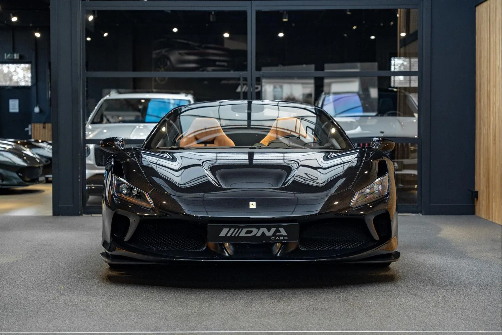 2022 Ferrari F8 Spider, 2/30