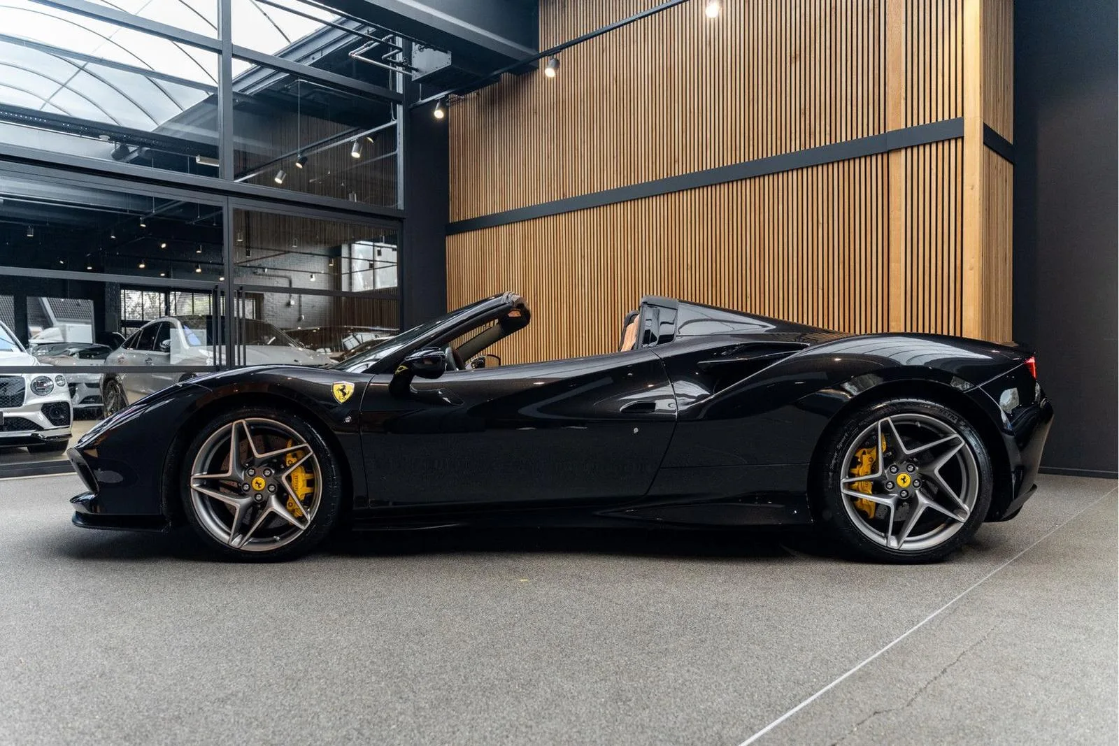 2022 Ferrari F8 Spider, 3/30