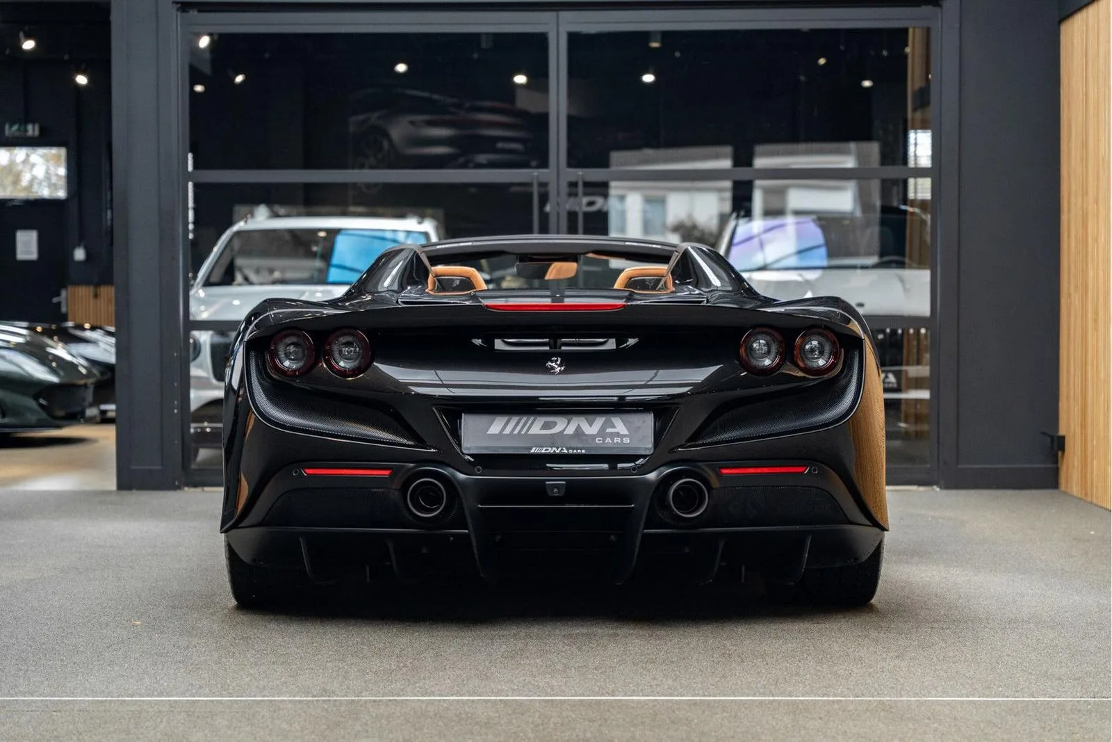 2022 Ferrari F8 Spider, 4/30