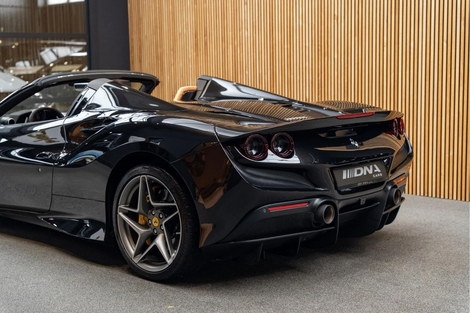 2022 Ferrari F8 Spider, 11/30