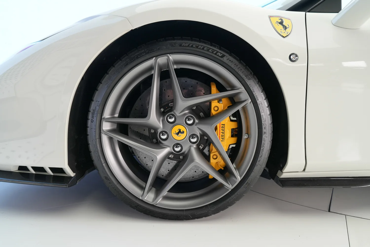 2022 Ferrari F8 Spider, 19/20