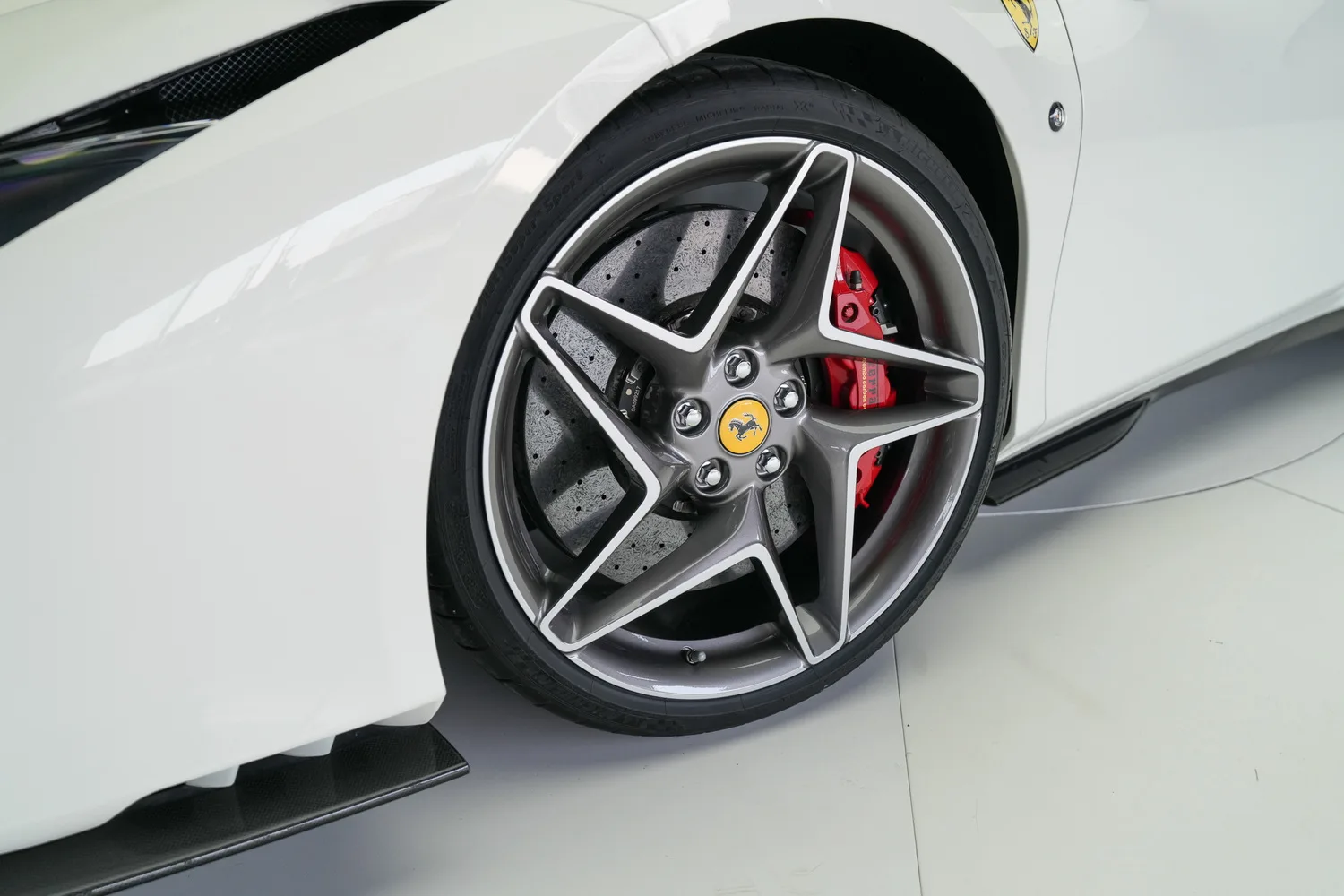 2022 Ferrari F8 Spider, 7/20