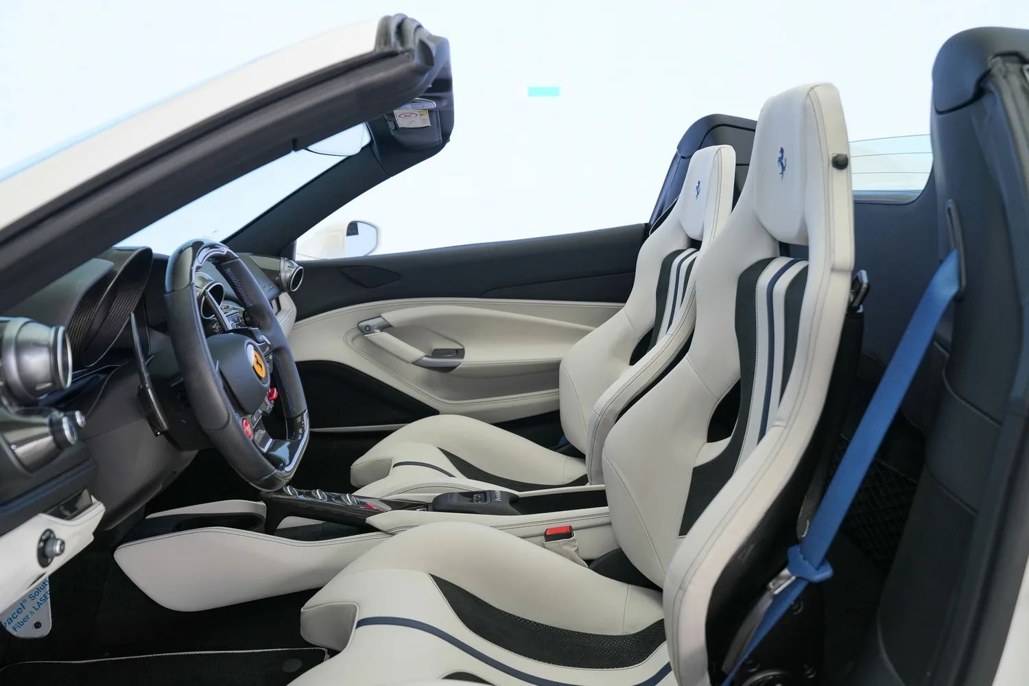 2022 Ferrari F8 Spider, 4/16