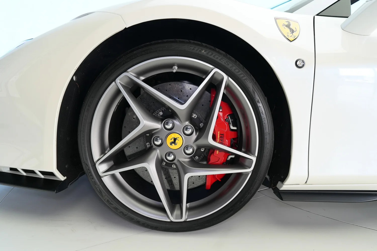 2022 Ferrari F8 Spider, 12/16