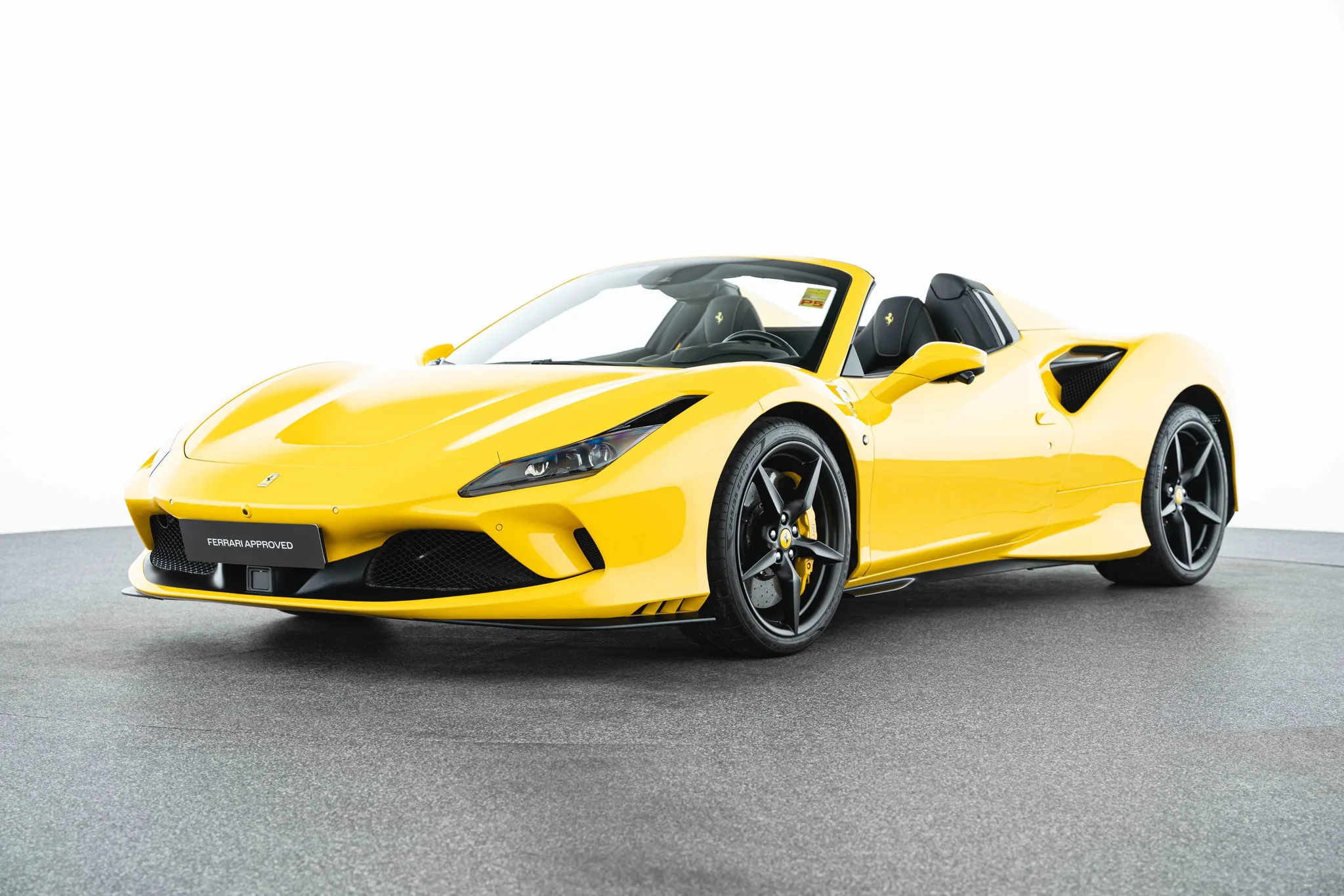 2022 Ferrari F8 Spider angeboten von einem Fachhändler in Singen, Deutschland, Hauptfoto