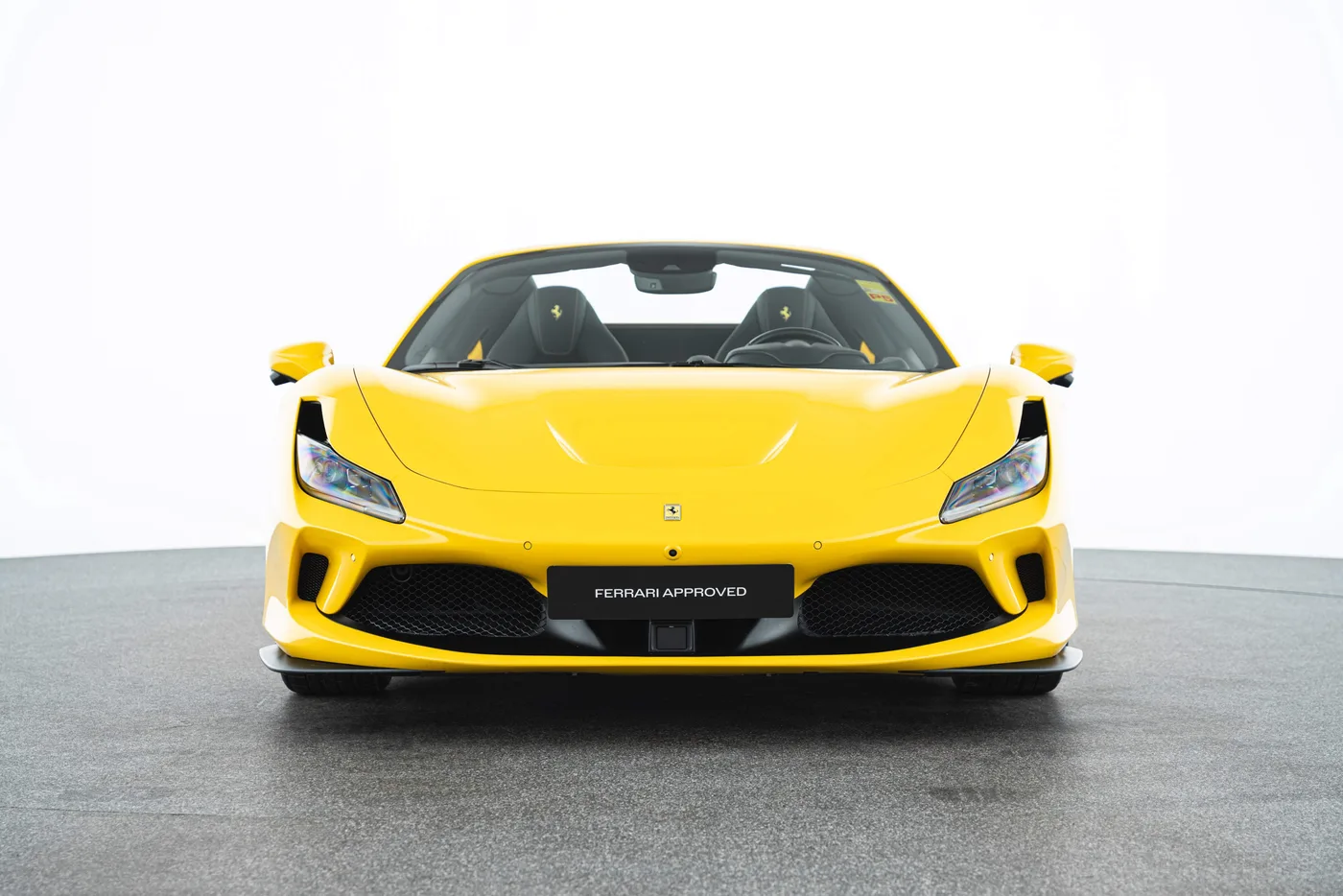 2022 Ferrari F8 Spider angeboten von einem Fachhändler in Singen, Deutschland, Foto 2 von 15