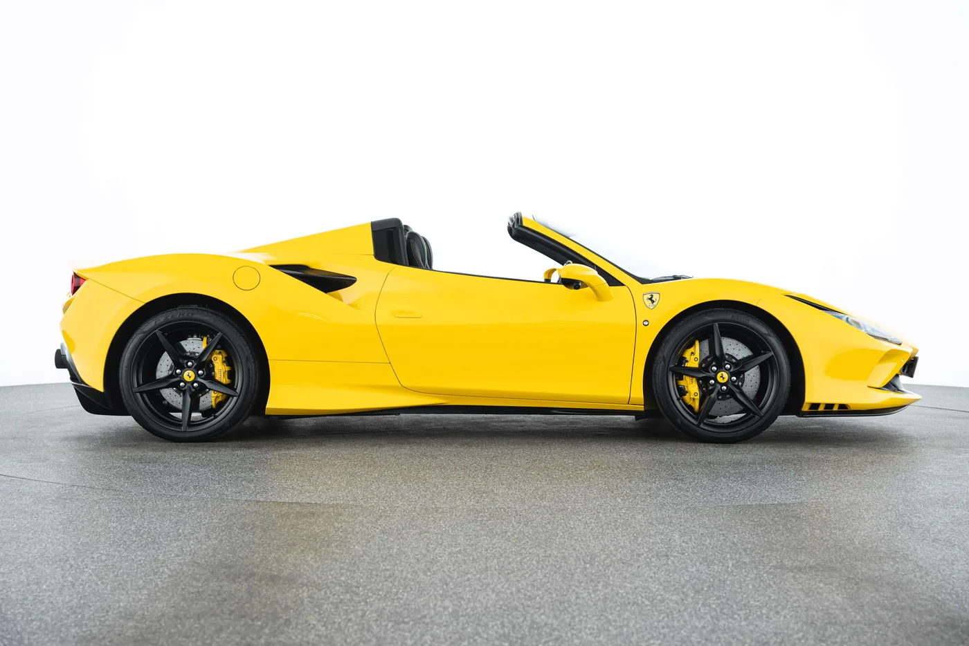 2022 Ferrari F8 Spider angeboten von einem Fachhändler in Singen, Deutschland, Foto 4 von 15