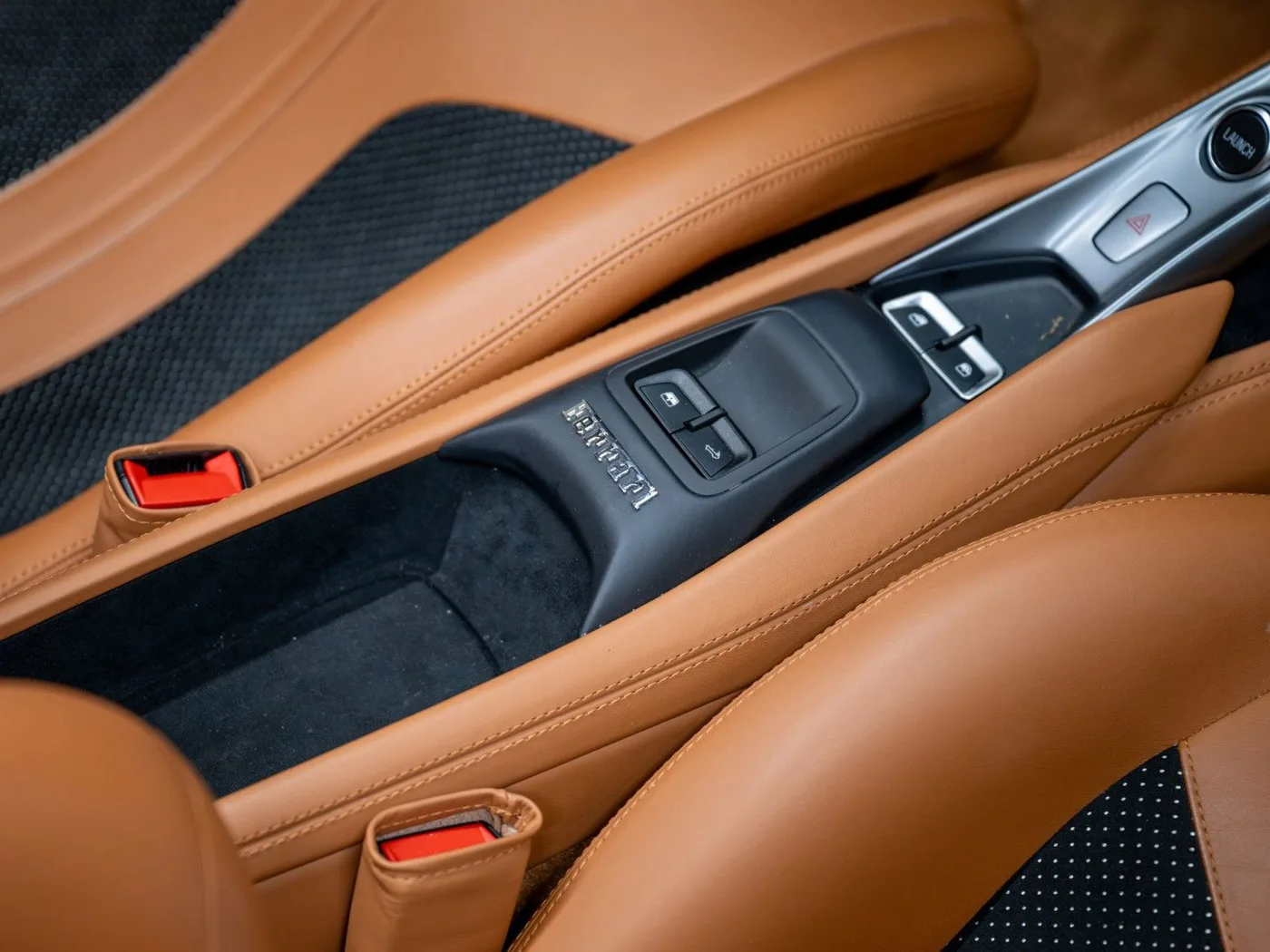 2022 Ferrari F8 Spider HELE angeboten von einem Supersportwagenhändler in Gronau, Deutschland, Foto 19 von 25