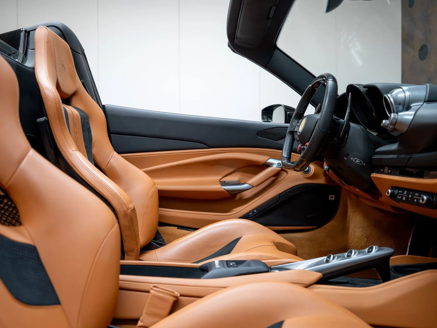 2022 Ferrari F8 Spider HELE angeboten von einem Supersportwagenhändler in Gronau, Deutschland, Foto 22 von 25