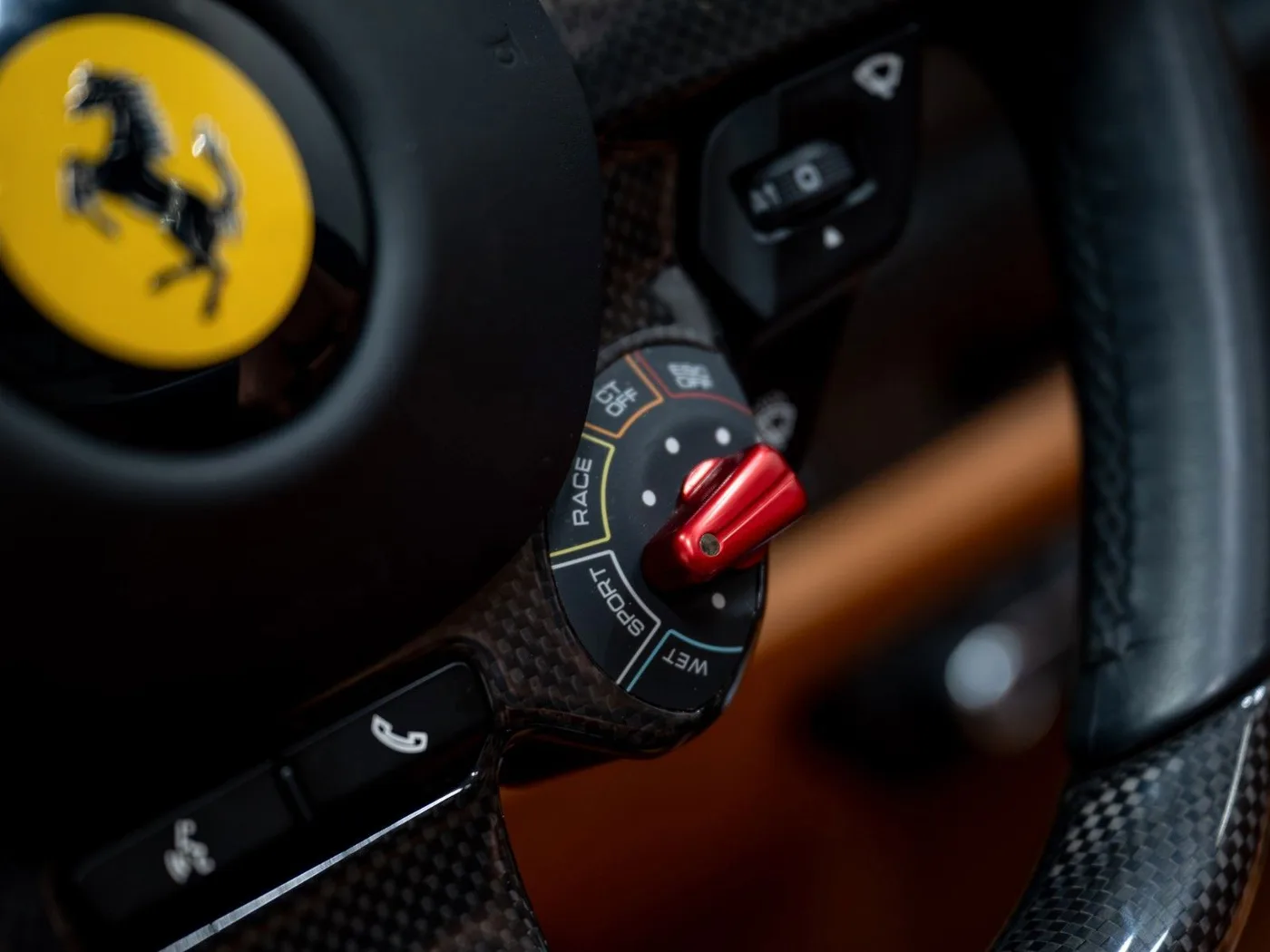 2022 Ferrari F8 Spider HELE angeboten von einem Supersportwagenhändler in Gronau, Deutschland, Foto 23 von 25