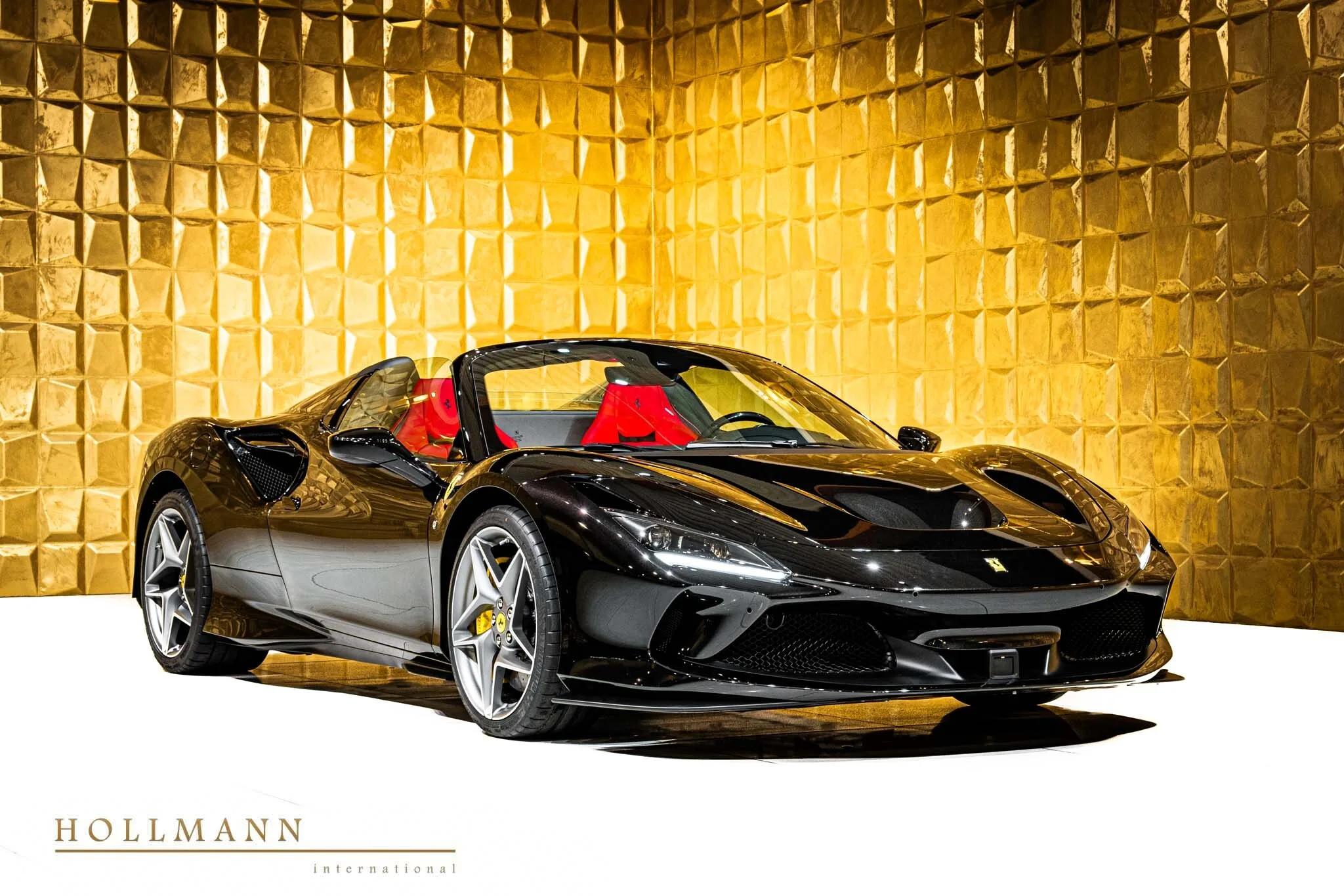 2022 Ferrari F8 Spider offered by a specialist dealer in Stuhr, Germany, main photo