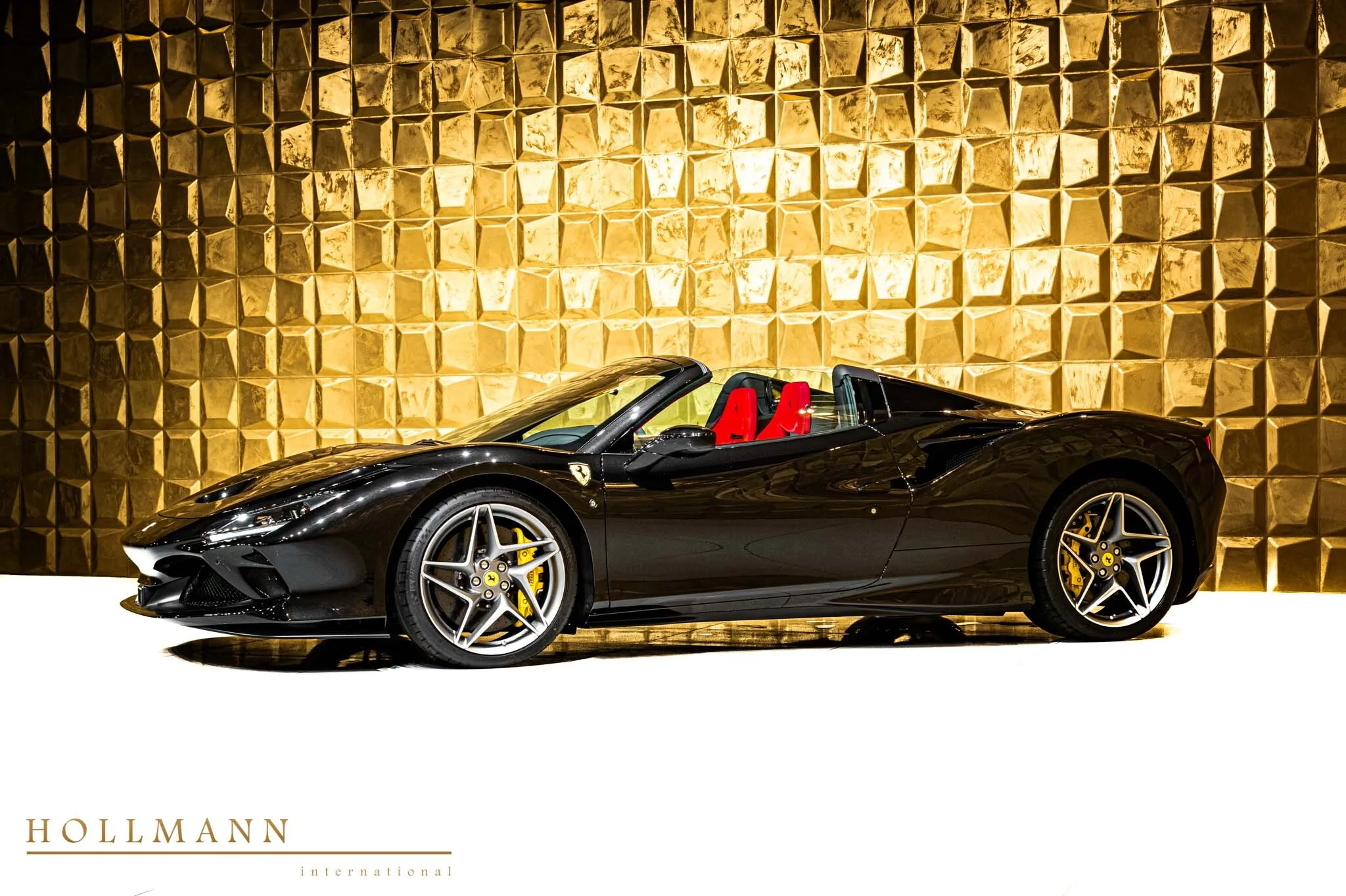 2022 Ferrari F8 Spider, 3/22
