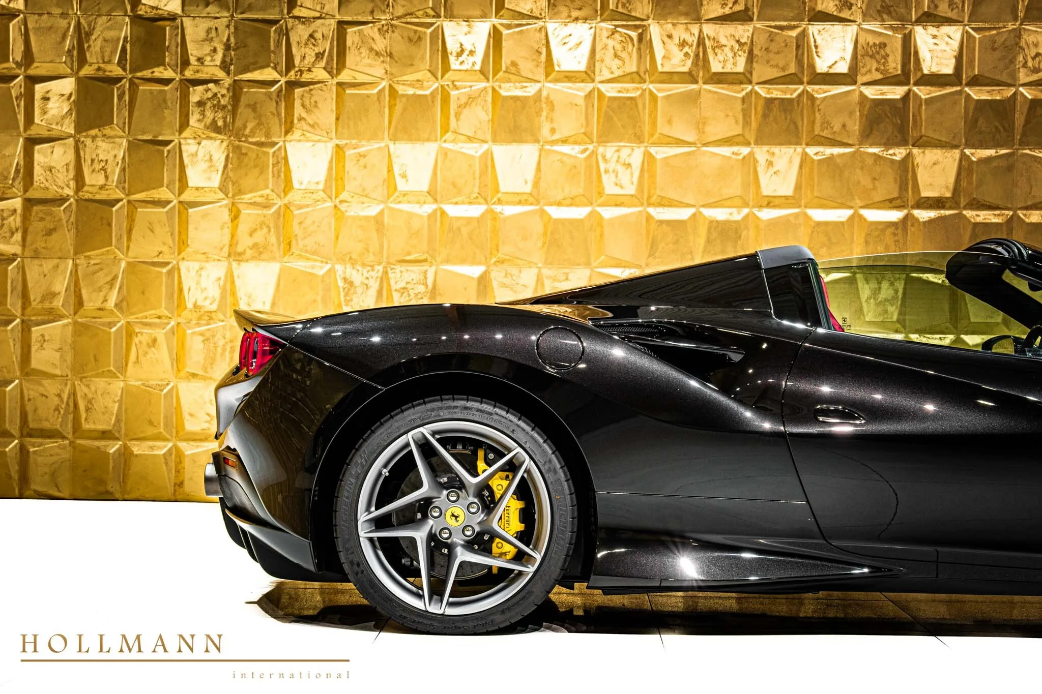 2022 Ferrari F8 Spider, 8/22