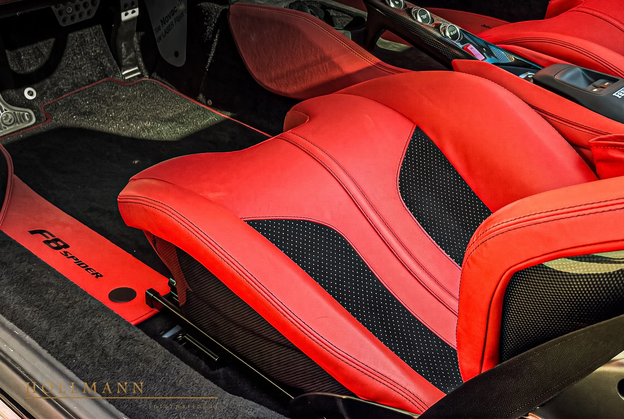 2022 Ferrari F8 Spider, 17/22