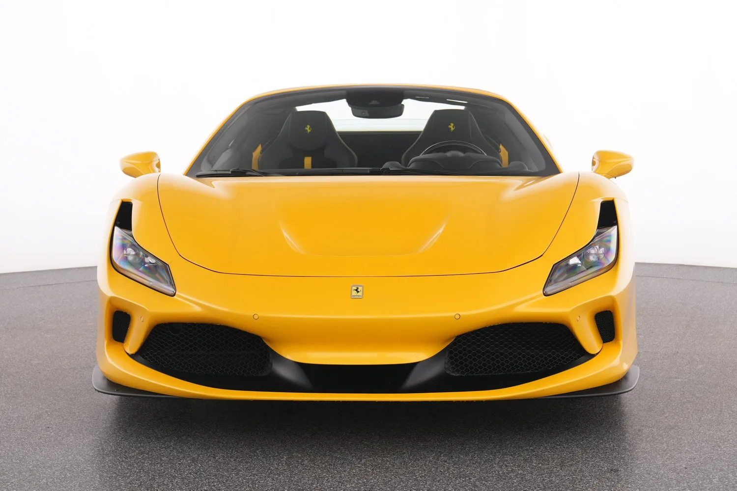 2022 Ferrari F8 Spider, 2/6