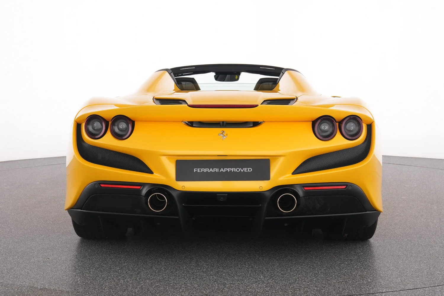 2022 Ferrari F8 Spider, 4/6