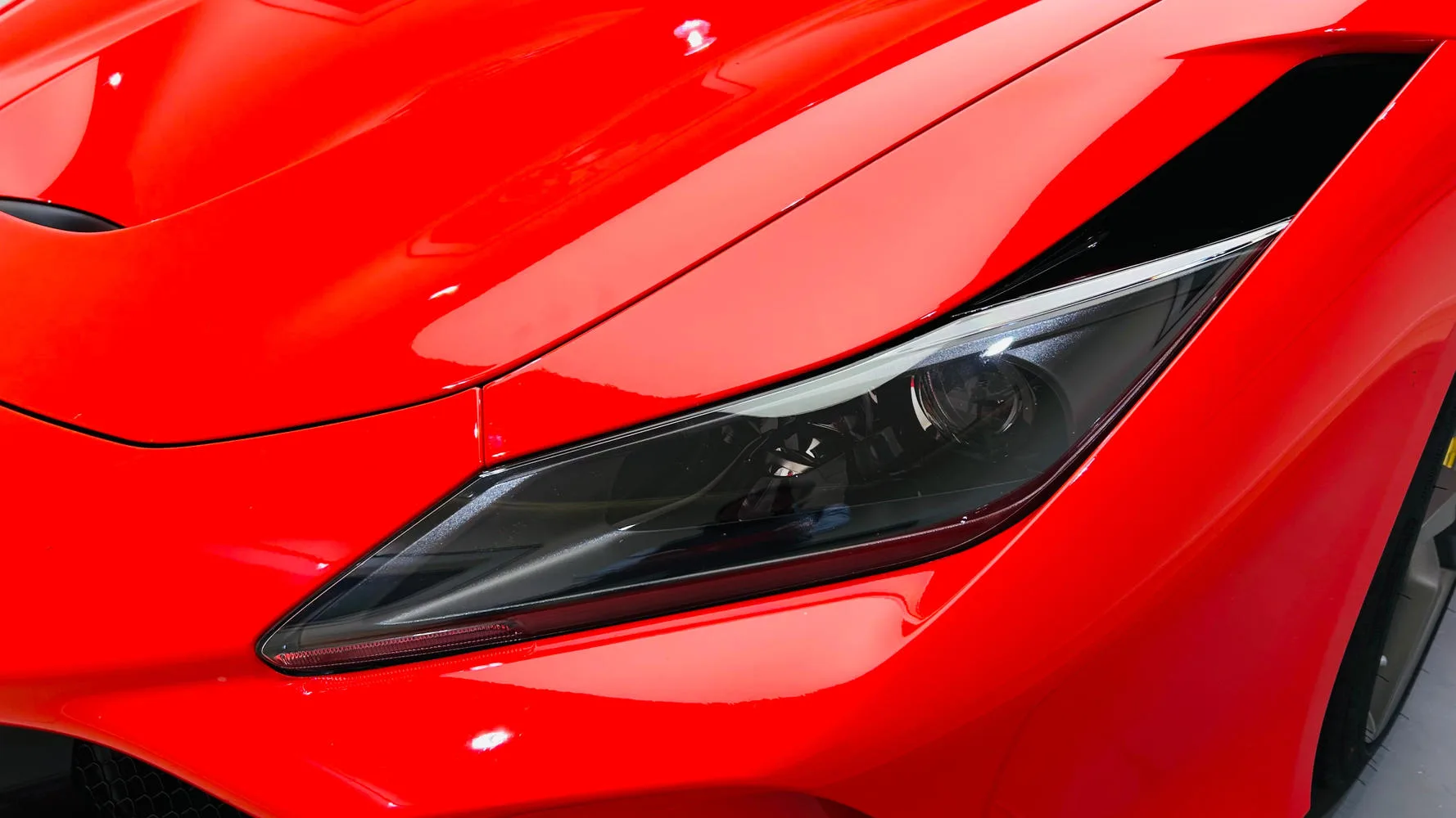 2022 Ferrari F8 Spider, 8/30