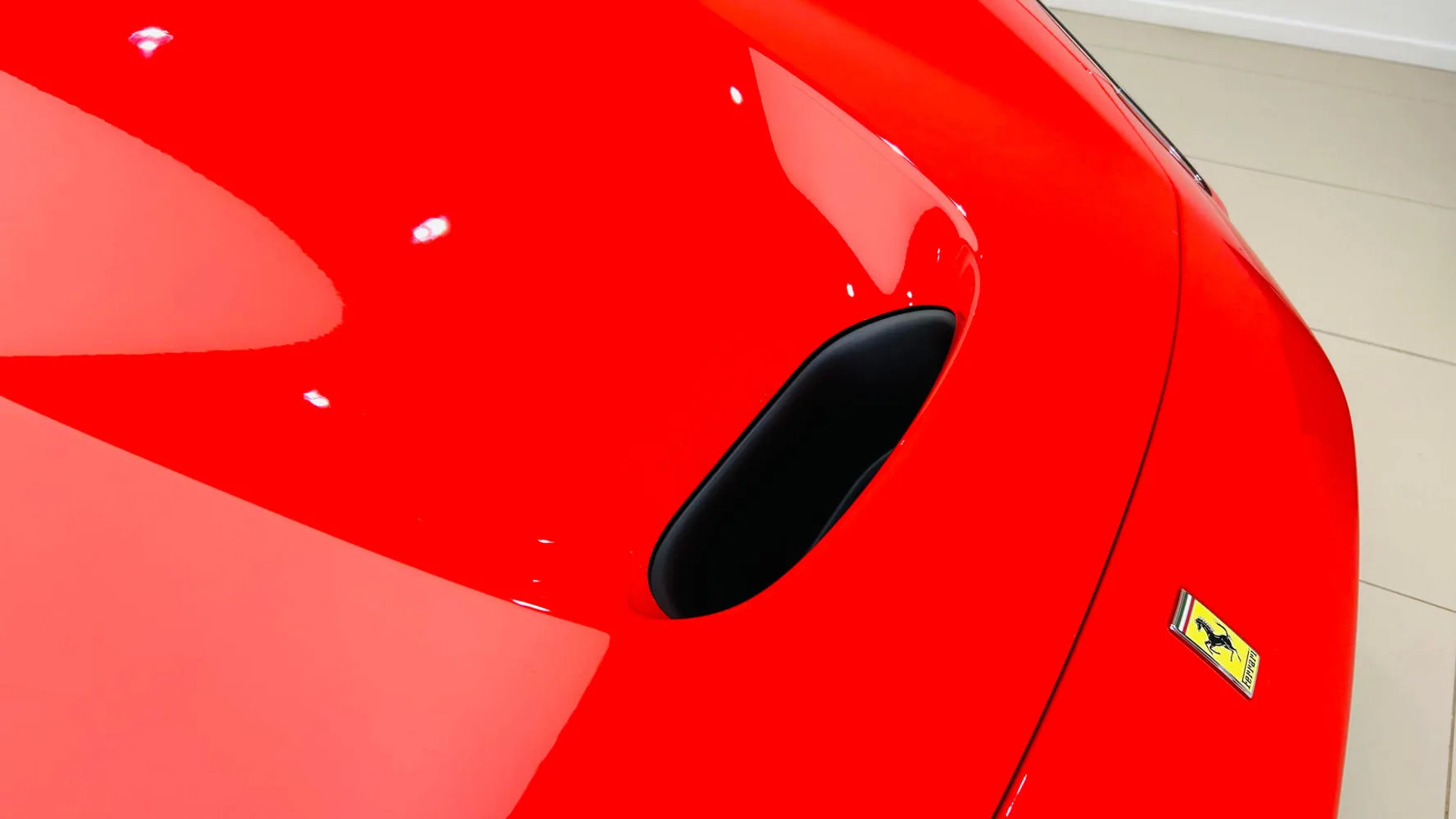2022 Ferrari F8 Spider, 9/30
