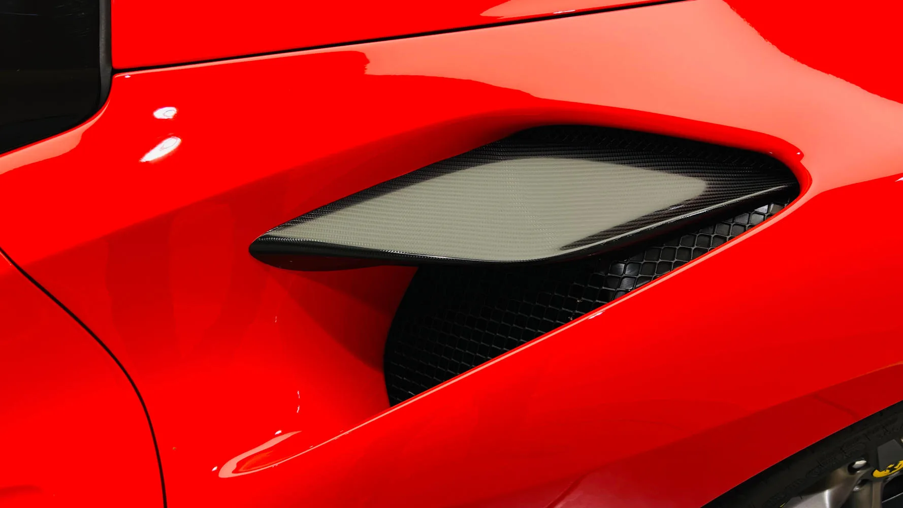 2022 Ferrari F8 Spider, 15/30