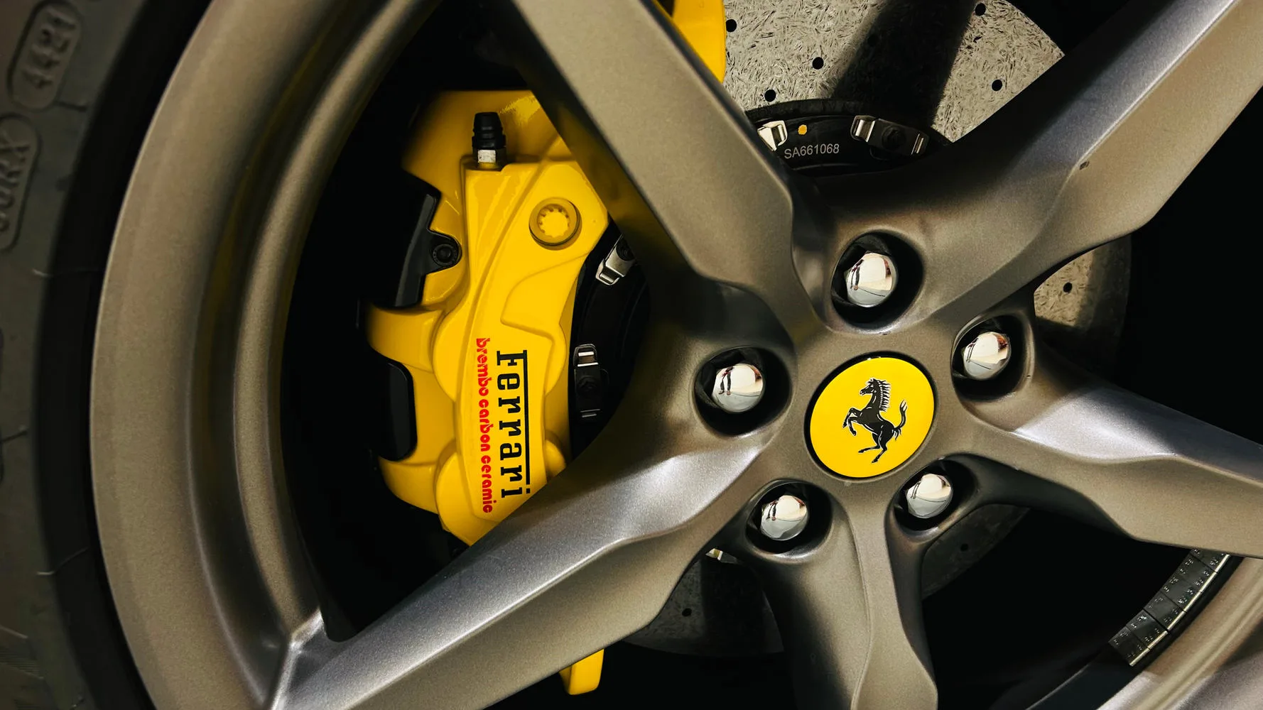 2022 Ferrari F8 Spider, 16/30
