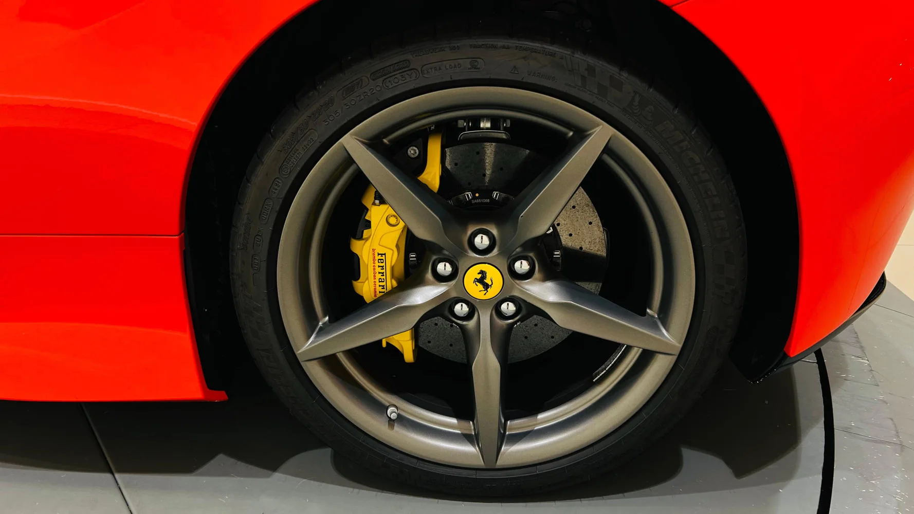 2022 Ferrari F8 Spider, 17/30