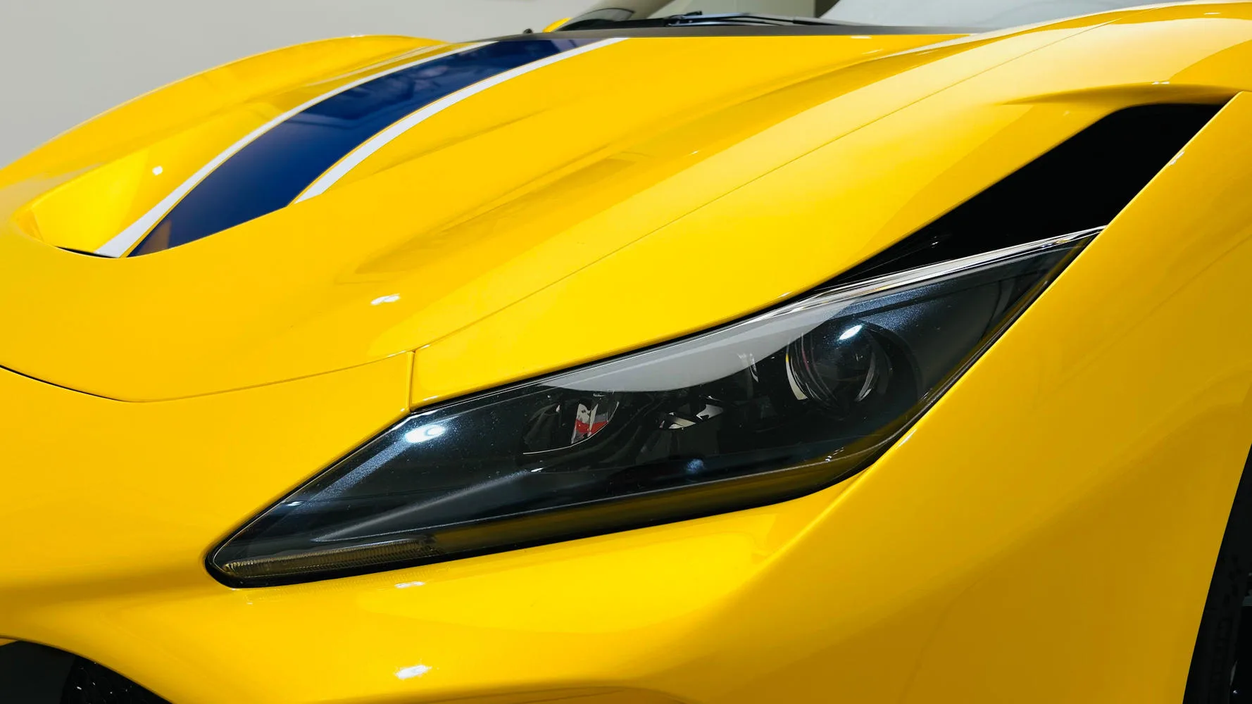 2022 Ferrari F8 Spider, 9/30