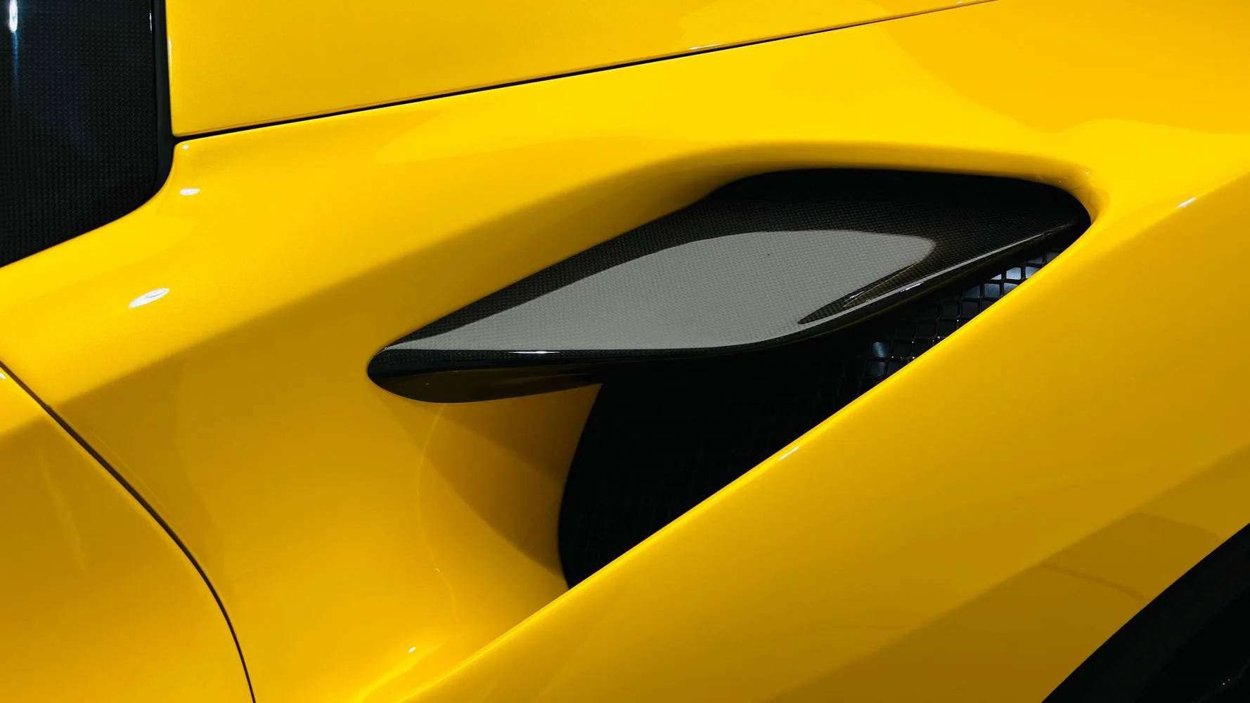 2022 Ferrari F8 Spider, 12/30