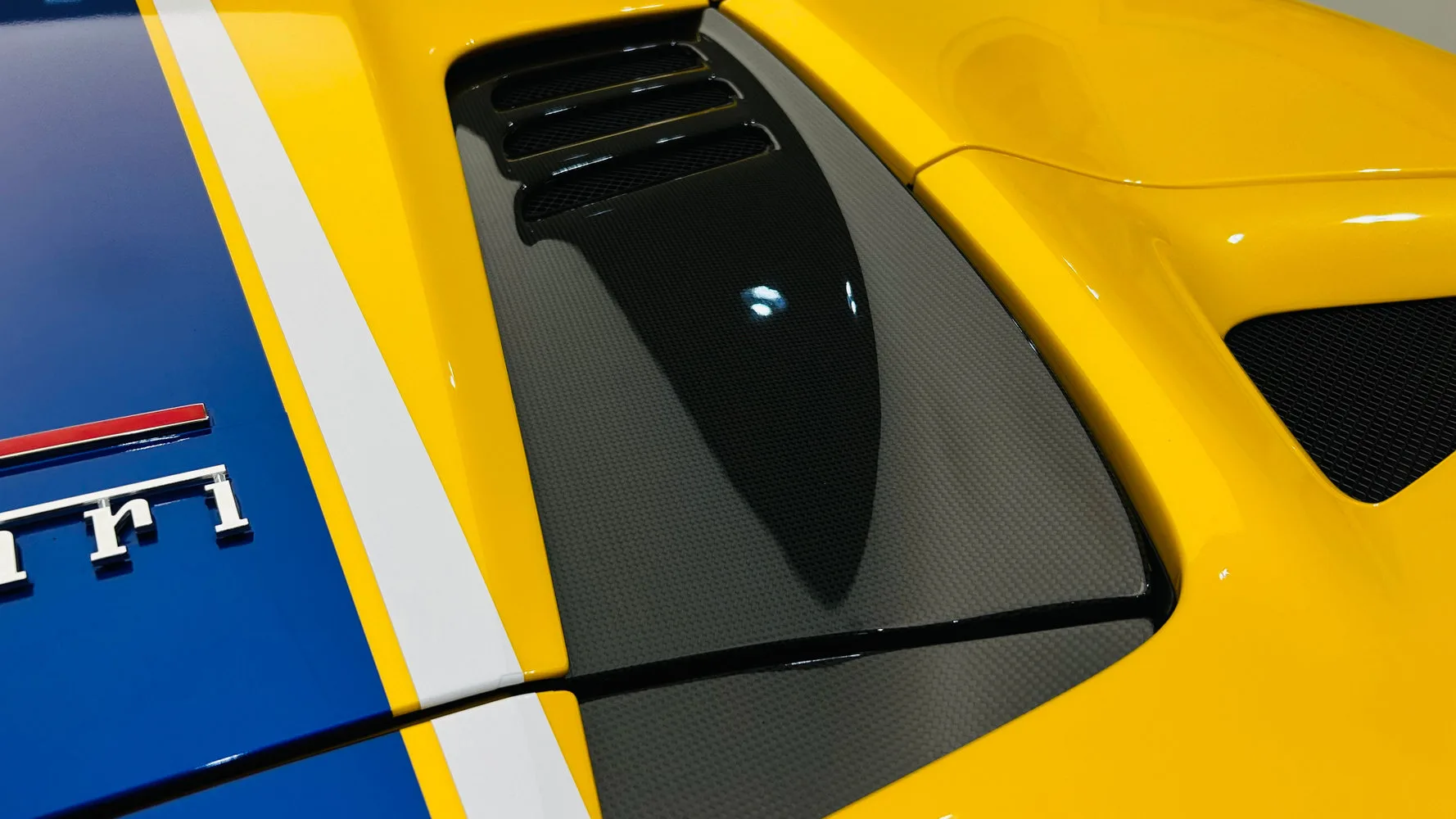 2022 Ferrari F8 Spider, 15/30