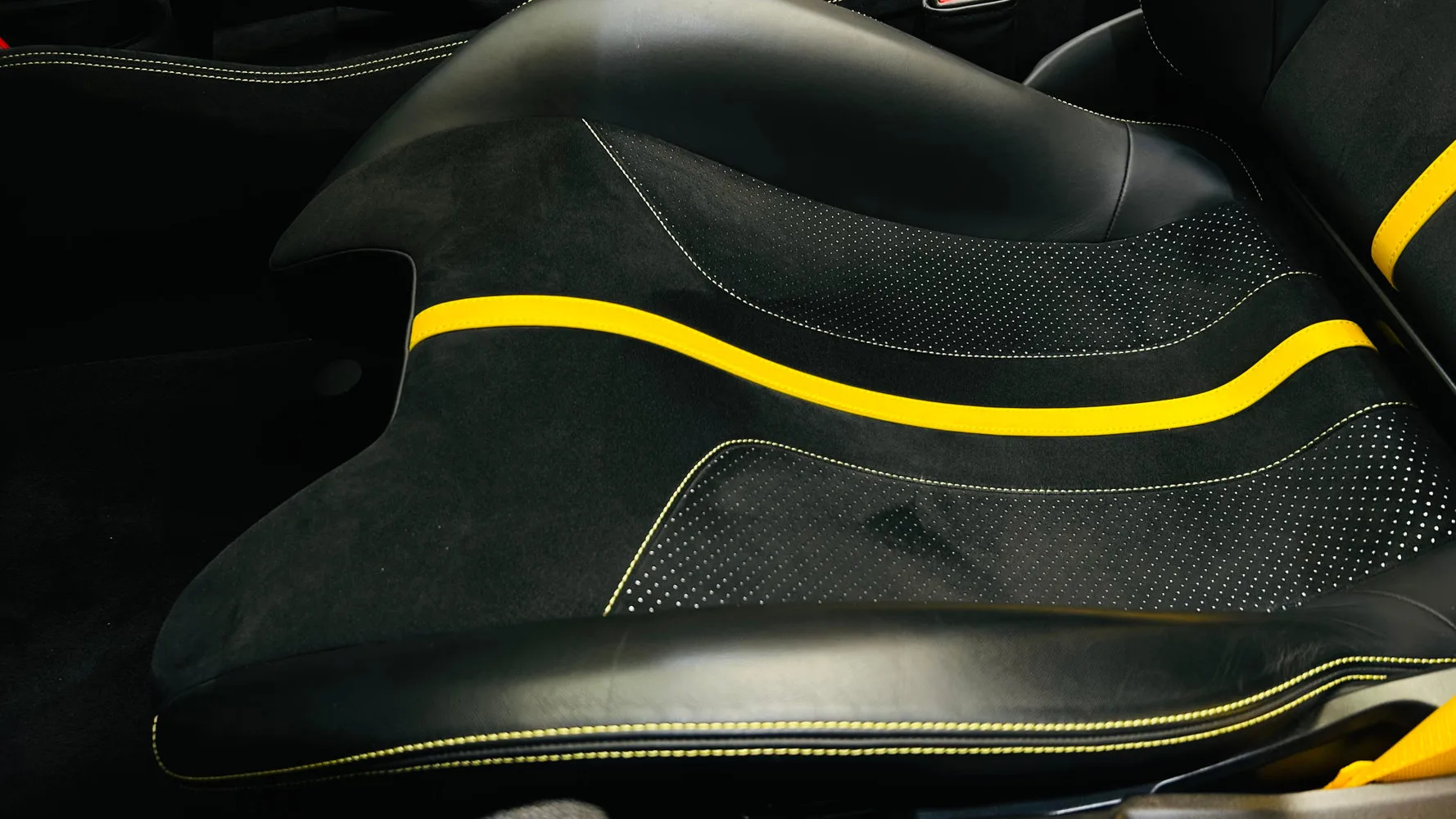 2022 Ferrari F8 Spider, 21/30